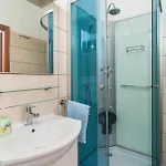 펜션 Lovely In With Jacuzzi 푸치스차