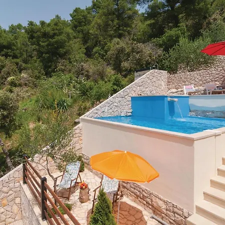Holiday home Lovely In With Jacuzzi *